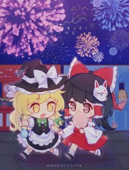 2girls aerial_fireworks apron black_hat black_skirt black_vest blonde_hair bow bowtie braid brown_eyes brown_hair chibi chibi_only chinese_commentary commentary_request cotton_candy detached_sleeves festival fireworks food fox_mask frilled_bow frilled_hair_tubes frills green_bow green_bowtie hair_bow hair_tubes hakurei_reimu hat hat_bow highres holding holding_cotton_candy holding_food holding_hands kirisame_marisa long_hair market_stall mask mask_on_head multiple_girls night nizi_nnz open_mouth pointing red_bow red_skirt side_braid single_braid skirt skirt_set sky smile summer_festival touhou translation_request vest waist_apron water_yoyo white_apron white_bow witch_hat yellow_eyes yuri