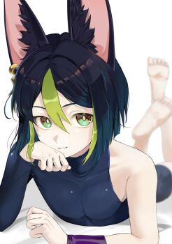 1boy animal_ear_fluff animal_ears barefoot black_hair blurry commentary_request feet fox_boy fox_ears genshin_impact green_eyes green_hair hair_between_eyes highres looking_at_viewer male_focus multicolored_hair parted_lips sahi00000 short_hair solo streaked_hair teeth tighnari_(genshin_impact) toes