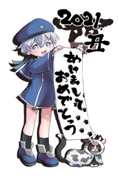 1girl 2021 akeome bad_id bad_twitter_id banner black_neckerchief blue_dress blue_eyes blue_headwear cat chinese_zodiac commentary_request dress happy_new_year hat highres kantai_collection karin_bluez3 looking_at_viewer neckerchief new_year sailor_dress sailor_hat short_hair silver_hair simple_background unsinkable_sam white_background year_of_the_ox z1_leberecht_maass_(kancolle)