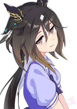 1girl animal_ears black_hair bow bowtie brown_eyes brown_hair commentary_request comomo ear_covers hair_between_eyes highres horse_ears horse_girl long_hair looking_at_viewer multicolored_hair parted_lips puffy_short_sleeves puffy_sleeves purple_bow purple_bowtie purple_shirt sailor_collar sailor_shirt school_uniform shirt short_sleeves simple_background smile solo stay_gold_(umamusume) streaked_hair tracen_school_uniform umamusume upper_body white_background white_hair white_sailor_collar
