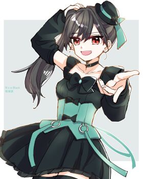 1girl :d arm_up black_bow black_choker black_dress black_hair black_hat black_thighhighs border bow character_name choker collarbone commentary cowboy_shot detached_sleeves dress dress_bow frilled_dress frills grey_background hat highres kanduki_kamibukuro katsuragi_izumi link!_like!_love_live! lone_nape_hair long_hair looking_at_viewer love_live! mini_hat new_black_(love_live!) official_alternate_costume official_alternate_hairstyle open_mouth orange_eyes outside_border short_dress side_ponytail simple_background sleeveless sleeveless_dress slit_pupils smile solo song_name thighhighs virtual_youtuber white_border