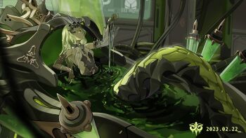 1girl 2023 arm_up asymmetrical_gloves bare_shoulders bathing bathtub black_collar black_dress black_gloves breasts brown_eyes bu_zhengjing_de_xiao_xingxing chinese_commentary collar commentary_request dated detached_sleeves dress elbow_gloves elbow_on_table gloves green_hair hair_between_eyes highres honkai_(series) honkai_impact_3rd laboratory lamia liquid long_hair looking_up mobius_(honkai_impact) monster_girl parted_lips partially_submerged sideless_dress single_detached_sleeve slit_pupils small_breasts snake_girl snake_tail solo tail white_sleeves