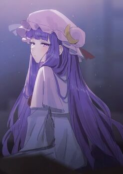 blunt_bangs blurry blurry_background commentary_request crescent crescent_hat_ornament expressionless from_side hat hat_ornament highres long_hair long_sleeves looking_to_the_side mob_cap patchouli_knowledge pink_robe purple_eyes purple_hair robe touhou wanko_sora