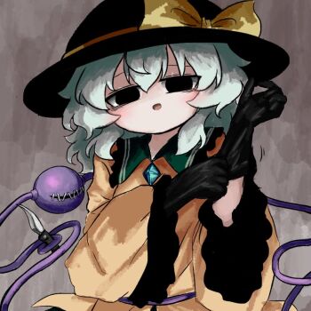Rule 34 | 1girl, black eyes, black gloves, black hat, bow, brown background, buttons, collared shirt, diamond button, eyeball, frilled shirt collar, frilled sleeves, frills, gloves, green hair, hat, hat bow, heripantomorrow, knife, komeiji koishi, long sleeves, looking at viewer, shirt, smile, solo, third eye, touhou, wide sleeves, yellow bow, yellow shirt