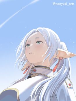 1girl blue_sky blush capelet commentary earrings elf english_commentary floating_earrings frieren green_eyes grey_hair hair_over_shoulder highres jewelry long_hair long_pointy_ears looking_up meme naoyuki_arts parted_bangs parted_lips pointy_ears sky solo sousou_no_frieren teardrop_earrings twintails upper_body upward_angle_frieren_drawing_(meme) white_capelet white_hair