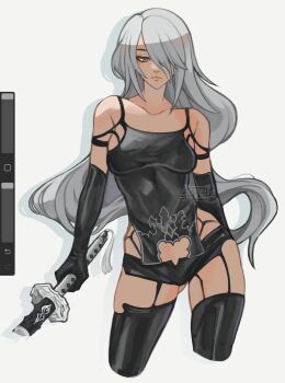 1girl a2_(nier:automata) android art_program_in_frame breasts commentary contrapposto emily_botta expressionless floating_hair gluteal_fold grey_eyes grey_hair hair_over_one_eye highres holding holding_sword holding_weapon long_hair mole mole_under_mouth nier:automata nier_(series) pink_lips simple_background small_breasts solo standing sword very_long_hair wavy_hair weapon white_background