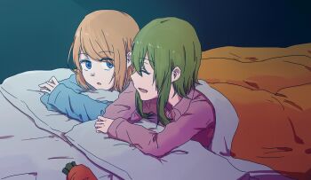 2girls blonde_hair blue_eyes blue_shirt closed_eyes commentary_request futon green_hair gumi kagamine_rin looking_at_another lying medium_hair multiple_girls on_bed on_stomach parted_lips pink_shirt shirt short_hair sidelocks smile under_covers vocaloid wounds404
