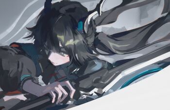 1girl absurdres arknights arknights:_endfield black_hair black_horns black_jacket chen_qianyu_(arknights) closed_mouth commentary dragon_girl dragon_horns from_above grey_background grey_eyes hair_between_eyes hand_up highres holding holding_sword holding_weapon horns jacket long_hair long_sleeves looking_ahead open_clothes open_jacket phyriaxi simple_background solo sword weapon white_background