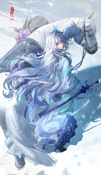 1girl absurdres alternate_costume chinese_clothes commentary from_behind genshin_impact hair_between_eyes highres holding holding_sword holding_weapon horse long_hair long_sleeves looking_at_viewer looking_back outdoors parted_lips red_eyes skirk_(genshin_impact) snow standing sword very_long_hair weapon white_hair yolanda