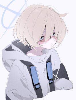 1girl arius_student_(blue_archive) blonde_hair blue_archive blue_eyes blush coat commentary_request cropped_torso grey_background grey_coat hair_between_eyes halo highres hood hood_down hooded_coat looking_at_viewer shihiki short_hair simple_background solo sweat upper_body