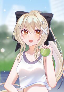 1girl :d benghuai_xueyuan black_bow blonde_hair blue_sky blurry blurry_background bow breasts brown_eyes commentary_request hair_bow hair_ornament highres holding_tennis_ball honkai_(series) laniaitte_gordius_de_eumenes long_hair looking_at_viewer medium_breasts midriff open_mouth outdoors shirt sky sleeveless sleeveless_shirt smile solo sportswear tennis_uniform white_shirt yonghengzhili
