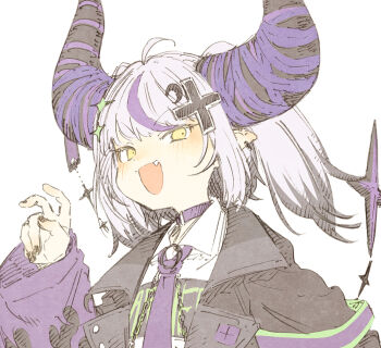 1girl abara_heiki black_horns black_nails fang fingernails hashtag-only_commentary hololive horns la+_darknesss looking_at_viewer multicolored_hair open_mouth pointy_ears purple_hair simple_background smile solo striped_horns two-tone_hair virtual_youtuber white_background white_hair yellow_eyes