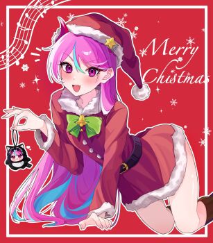 1boy aqua_streaks bare_legs bell belt blush boots border bow charm_(object) commentary_request crazy_raccoon fur_trim green_bow hair_ornament hairclip hands_on_ground hat headband highres horns kneeling leaning_forward long_hair merry_christmas miniskirt multicolored_hair musical_note open_mouth pink_hair purple_eyes red_background s_zono56 santa_costume santa_hat selly55 skirt smile snowflakes solo star_(symbol) star_hair_ornament trap two-tone_hair white_border