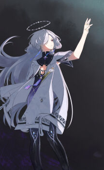 1girl absurdres arm_up chiato111 closed_mouth commentary dress gradient_clothes gradient_dress grey_hair halo highres jacket long_hair looking_to_the_side mornye_(wuthering_waves) prosthesis prosthetic_leg purple_dress red_eyes solo tacet_mark_(wuthering_waves) white_jacket wuthering_waves