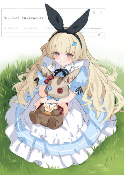 1girl alice&#039;s_adventures_in_wonderland alice_(alice_in_wonderland) alice_(alice_in_wonderland)_(cosplay) apron black_hairband black_ribbon blonde_hair blue_dress blush closed_mouth commentary_request cosplay dress hair_ornament hair_ribbon hairband highres holding holding_stuffed_toy kuramoto_beta-carotene long_dress long_hair looking_at_viewer lottie_lost_(wuthering_waves) odaibako on_grass phoebe_(wuthering_waves) purple_eyes ribbon short_sleeves sitting smile split_mouth stuffed_toy tacet_discord_(wuthering_waves) translation_request very_long_hair wuthering_waves x_hair_ornament