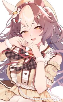 1girl bare_shoulders beret brown_dress brown_hair brown_hat brown_streaks chikabe commentary_request detached_sleeves dress ear_covers fur-trimmed_sleeves fur_trim hair_ornament hat heart heart_hair_ornament heart_hands heart_print highres horse_girl long_hair looking_at_viewer multicolored_hair official_alternate_hairstyle open_mouth puffy_detached_sleeves puffy_sleeves simple_background single_ear_cover smile solo star_(symbol) star_hair_ornament streaked_hair umamusume upper_body white_background white_hair yamanin_zephyr_(sugary_wind)_(umamusume) yamanin_zephyr_(umamusume) yellow_eyes