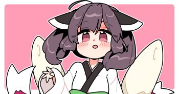 Rule 34 | 1girl, :d, ahoge, blush, border, brown hair, hand up, headgear, ini (inunabe00), japanese clothes, kimono, kiritanpo (food), long sleeves, looking at viewer, medium hair, open mouth, outline, outside border, pink background, red eyes, simple background, smile, solo, touhoku kiritan, upper body, voiceroid, white border, white kimono, white outline, wide sleeves