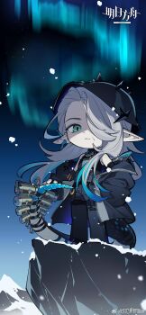 1girl absurdres aqua_eyes arknights aurora black_jacket black_pants cheekbones chibi chibi_only chinese_commentary cliff closed_mouth coat commentary_request copyright_logo copyright_notice ebifurai_(15121299912) full_body gradient_hair grey_hair hair_over_one_eye highres jacket logo long_hair long_sleeves looking_at_viewer mantra_(arknights) multicolored_hair night official_art old old_woman open_clothes open_jacket outdoors pants pointy_ears shaded_face sky snake_girl snake_tail snow snowing solo standing tail two-tone_hair