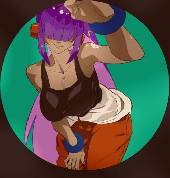 1girl android bare_shoulders black_shirt breasts cairngorm999 cleavage collarbone cowboy_shot dark-skinned_female dark_skin green_background hair_over_eyes highres large_breasts layer_(mega_man) long_hair looking_at_viewer mega_man_(series) mega_man_x_(series) pants purple_hair red_pants robot_girl shirt simple_background smile solo very_long_hair