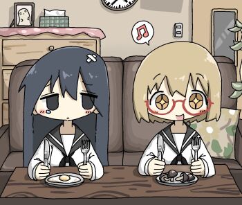 +_+ 2girls analog_clock black_eyes black_hair blonde_hair blush brown_eyes clock commentary couch food forest_buddy fork fried_egg glasses hentai_elf_to_majime_orc holding holding_fork holding_knife indoors jitome knife long_hair long_sleeves looking_at_another looking_to_the_side multiple_girls mushroom musical_note nuko_(shoujo_shuumatsu_ryokou) open_mouth picture_frame pillow red-framed_eyewear school_uniform serafuku shimeji_simulation short_hair smile spoken_musical_note table tissue_box tsukishima_shijima wall_clock
