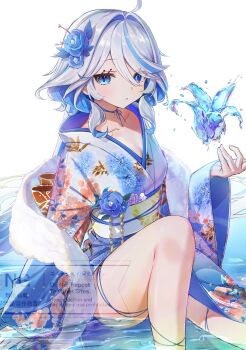 1girl ahoge alternate_costume blue_eyes blue_flower blue_kimono blue_pupils blue_streaks closed_mouth collarbone commentary_request drop-shaped_pupils floral_print floral_print_kimono flower furina_(genshin_impact) genshin_impact hair_between_eyes hair_flower hair_ornament hand_up heterochromia highres japanese_clothes kimono looking_at_viewer medium_hair multicolored_hair obi partially_submerged print_kimono sash sitting solo streaked_hair symbol-shaped_pupils tennensui_(midorinokaibutu4500) white_background white_hair white_sash