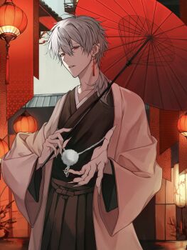 1boy 1zxn4 alternate_costume architecture black_kimono commentary cowboy_shot earrings east_asian_architecture fingernails hair_between_eyes haori haori_himo hashtag-only_commentary highres holding holding_umbrella japanese_clothes jewelry kimono kuzuha_(nijisanji) lantern long_hair long_sleeves looking_at_viewer male_focus montsuki nijisanji oil-paper_umbrella outstretched_arm paper_lantern parted_lips ponytail red_eyes sharp_fingernails side_ponytail solo tassel tassel_earrings umbrella virtual_youtuber white_hair white_haori wide_sleeves