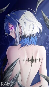 1girl absurdres ahoge back blue_hair blurry blurry_foreground breasts closed_mouth commentary earrings feathers from_behind galbrena_(wuthering_waves) glowing glowing_eyes hair_intakes highres jewelry kaeoi large_breasts looking_back mole mole_on_neck pink_eyes short_hair shoulder_blades solo tacet_mark_(wuthering_waves) topless_female upper_body white_hair wuthering_waves