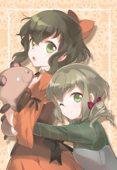 Rule 34 | 029, 2girls, black bow, bow, breasts, brown corset, closed mouth, corset, detached collar, dress, fina (kuma kuma kuma bear), from side, green eyes, green hair, green shirt, hair between eyes, hair bow, highres, holding, holding stuffed toy, hug, hug from behind, kuma kuma kuma bear, long hair, long sleeves, looking at viewer, looking back, medium breasts, multiple girls, official art, one eye closed, open mouth, pink bow, pink dress, plaid clothes, plaid shirt, puffy short sleeves, puffy sleeves, red bow, shirt, short hair, short sleeves, shuri (kuma kuma kuma bear), sidelocks, small breasts, smile, standing, stuffed animal, stuffed toy, teddy bear, third-party source, upper body