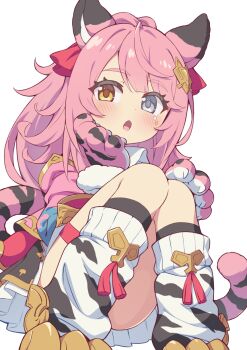 1girl :o animal_ears black_skirt blue_eyes blush commentary_request convenient_leg foot_out_of_frame frilled_skirt frills granblue_fantasy grey_tail heterochromia highres hiyaya_(kochi_michikaze) kneehighs long_hair long_sleeves open_mouth pink_hair pink_shirt shirt simple_background skirt socks solo super_cidala tail tiger_ears tiger_tail white_background white_socks yellow_eyes