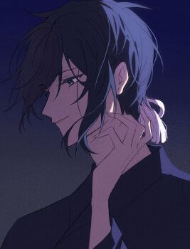 1boy absurdres black_hair blue_background blue_eyes blue_kimono hair_between_eyes hair_ornament hand_up highres japanese_clothes kimono long_sleeves looking_down male_focus mikazuki_munechika mohexi459 portrait profile short_hair simple_background single_sidelock smile solo tassel tassel_hair_ornament touken_ranbu