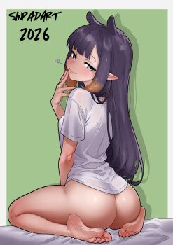 1girl absurdres ass blush border bottomless commentary dated english_commentary feet from_behind from_side full_body green_background grey_border hand_on_own_cheek hand_on_own_face heart highres hololive hololive_english long_hair looking_back ninomae_ina'nis on_bed purple_eyes purple_hair shirt signature sinpadart sitting smug soles solo t-shirt tentacle_hair toes virtual_youtuber wariza white_shirt