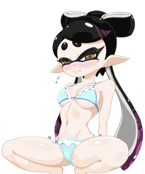 +_+ 1girl bikini black_hair blush breasts callie_(splatoon) embarrassed inkling long_hair nintendo pointy_ears sakaagari-kun splatoon_(series) squatting swimsuit tentacle_hair twintails white_background white_hair yellow_eyes