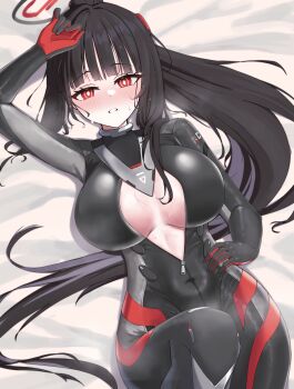 1girl absurdres battlesuit black_bodysuit black_hair black_halo blue_archive blunt_bangs blush bodysuit breasts breasts_apart bright_pupils commentary_request covered_navel halo highres kurokoas large_breasts leg_up long_hair looking_at_viewer lying multicolored_halo on_bed parted_lips partially_unzipped ponytail red_eyes red_halo rio_(armed)_(blue_archive) rio_(blue_archive) solo two-tone_halo very_long_hair white_pupils