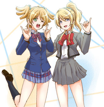 2girls \m/ ayase_eli blazer blonde_hair blue_eyes blue_jacket blue_skirt bow bowtie commentary_request cosplay costume_switch crossover daiba_nana double_\m/ green_eyes grey_jacket grey_skirt hand_on_another's_waist hand_up hands_up jacket leg_up long_sleeves looking_at_viewer love_live! love_live!_school_idol_project multiple_girls nico_nico_nii one_eye_closed open_mouth otonokizaka_school_uniform pleated_skirt ponytail red_bow red_bowtie school_uniform seishou_music_academy_uniform shoujo_kageki_revue_starlight side-by-side skirt smile standing standing_on_one_leg twintails urutsu_sahari