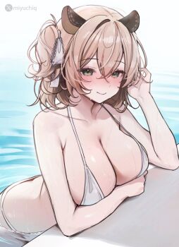 1girl animal_ears bikini blush breasts brown_hair cleavage closed_mouth commentary crossed_bangs double-parted_bangs green_eyes hair_between_eyes hand_up highres in_water indie_virtual_youtuber large_breasts looking_at_viewer miyuchiq nimi_nightmare official_alternate_costume one_side_up partially_submerged pool poolside short_hair smile solo string_bikini swimsuit symbol-only_commentary tapir_ears tapir_girl virtual_youtuber water white_bikini