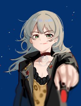 1girl absurdres black_jacket blue_background blurry brown_shirt choker closed_mouth commentary_request depth_of_field girls_band_cry green_eyes grey_hair haidao_mao highres jacket kawaragi_momoka light_particles lipstick long_hair looking_at_viewer makeup red_choker shirt smeared_lipstick solo upper_body