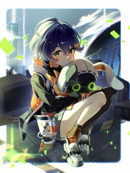 1girl bandana bangboo_(zenless_zone_zero) belle_(zenless_zone_zero) belt black_shirt blue_hair crossed_bangs crt eous_(zenless_zone_zero) green_eyes grey_skirt hair_ornament highres holding hollow_(zenless_zone_zero) hozumi_rino letter_hair_ornament looking_at_viewer on_floor orange_bandana orange_belt orange_socks radio railing shirt signature single_thighhigh sitting skirt socks thighhighs twitter_username zenless_zone_zero