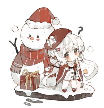 1girl ? absurdres blush_stickers box braid brown_eyes brown_hat brown_shoes chibi chibi_only closed_mouth double-parted_bangs full_body gift gift_box hat highres japanese_clothes kimono long_hair long_sleeves looking_at_viewer original red_hat red_scarf santa_hat scarf shoes simple_background snowman solo standing star_(symbol) thick_eyebrows thighhighs white_background white_hair white_kimono white_thighhighs wide_sleeves zhixiao