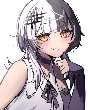 1girl absurdres black_choker black_hair breasts choker commentary grey_hair hair_ornament highres hololive hololive_english long_hair looking_at_viewer multicolored_hair shiori_novella silva_arts simple_background smile solo split-color_hair symbol-only_commentary two-tone_hair virtual_youtuber white_background yellow_eyes