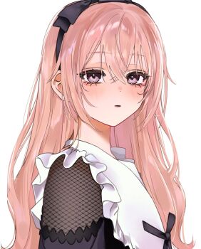 1girl alternate_costume black_hairband blush commentary_request crossed_bangs hair_between_eyes hairband highres inui_sajuna long_hair looking_at_viewer o0hiruko0o parted_lips pink_eyes pink_hair simple_background solo sono_bisque_doll_wa_koi_wo_suru upper_body white_background