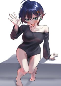 1girl absurdres alternate_costume barefoot belle_(zenless_zone_zero) black_leotard blue_hair breasts collarbone commentary_request crossed_bangs earclip earrings green_eyes hair_between_eyes hair_ornament hand_up highres jewelry leotard letter_hair_ornament looking_at_viewer medium_breasts off_shoulder open_mouth short_hair simple_background single_bare_shoulder solo tora_(kumo_sakamoto) waving white_background zenless_zone_zero