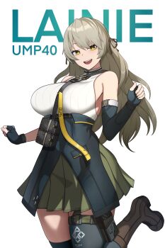 1girl absurdres armpits asymmetrical_gloves bare_shoulders blue_thighhighs blush boots breasts brown_boots brown_hair cero_(last2stage) character_name commentary cowboy_shot dress english_commentary fingerless_gloves fingernails girls&#039;_frontline girls&#039;_frontline_2:_exilium gloves green_eyes hair_ribbon hand_up highleg highres lainie_(girls&#039;_frontline_2) large_breasts long_hair looking_at_viewer mismatched_gloves multiple_girls necktie open_mouth pouch ribbon shirt side-tie_peek simple_background skindentation skirt smile solo standing standing_on_one_leg star-shaped_pupils star_(symbol) symbol-shaped_pupils teeth thigh_strap thighhighs thighs tight_clothes tight_dress turtleneck turtleneck_dress ump40_(girls&#039;_frontline) upper_teeth_only white_background yellow_necktie zettai_ryouiki