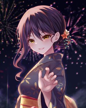 1girl alternate_costume brown_eyes fireworks gina_(gnosia) gnosia hair_between_eyes hair_bun heterochromia japanese_clothes kimono long_sleeves medium_hair night night_sky purple_hair rocomani sky smile solo upper_body yukata