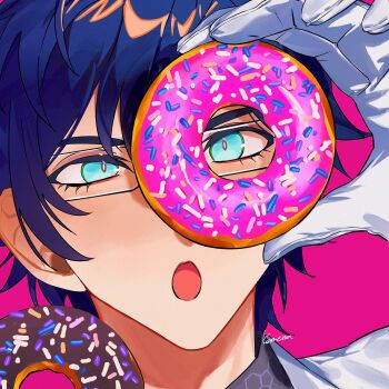 1boy absurdres aqua_eyes arm_up blue_hair commentary donut food glasses gloves hair_between_eyes highres holding holding_donut holding_food kome_non leos_vincent leos_vincent_(1st_costume) looking_at_viewer male_focus nijisanji open_mouth pink_background portrait short_hair simple_background solo symbol-only_commentary virtual_youtuber white_gloves