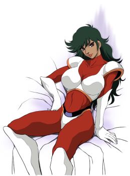1970s_(style) bed bodysuit breasts commentary_request dark-skinned_female dark_skin feet_out_of_frame gloves great_mazinger great_mazinger_(robot) green_hair highres honoo_jun large_breasts long_hair mazinger_(series) multicolored_bodysuit oldschool on_bed pilot_suit pink_lips red_bodysuit red_eyes retro_artstyle sabachiyo_land skin_tight white_background white_gloves