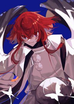 1boy absurdres black_kimono blue_background blue_eyes bob_cut bug butterfly chinese_commentary closed_mouth crossed_bangs feet_out_of_frame floating_clothes gradient_eyes hakama hand_to_own_mouth highres insect japanese_clothes jitome kariginu kimono long_bangs long_sleeves looking_at_viewer male_focus mohexi459 multicolored_eyes nukemaru_(touken_ranbu) on_one_knee red_eyes red_hair robe short_hair sidelocks simple_background sleeves_past_fingers sleeves_past_wrists smile solo touken_ranbu white_butterfly white_hakama white_robe wide_sleeves