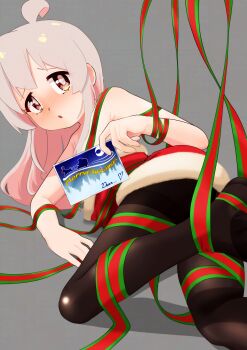 1girl absurdres ahoge armpit_crease bare_arms bare_shoulders black_pantyhose blush brown_eyes card colored_inner_hair commentary_request dress english_text feet_out_of_frame fur-trimmed_dress fur_trim grey_background grey_hair happyundergate highres holding holding_card long_hair looking_at_viewer merry_christmas multicolored_hair nose_blush onii-chan_wa_oshimai! oyama_mahiro pantyhose parted_lips pink_hair red_dress ribbon santa_costume santa_dress simple_background solo two-tone_hair