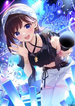 1girl amagai_tarou bandana belt_buckle blue_eyes blunt_bangs blush bracelet breasts brown_hair buckle character_name clothing_cutout collarbone commentary_request company_name concert copyright_notice criss-cross_halter cropped_shirt earrings fingernails frilled_sleeves frills glowstick gold_bracelet gold_necklace gold_ring halterneck highres holding holding_microphone hololive jewelry leaning_forward leather_belt looking_at_viewer medium_hair microphone midriff multiple_bracelets multiple_rings navel necklace official_art open_hand open_mouth pants penlight_(glowstick) purple_nails ring see-through_clothes see-through_sleeves short_sleeves smile solo stage star_(symbol) star_earrings teeth thigh_cutout tokino_sora tokino_sora_(8th_costume) upper_teeth_only virtual_youtuber waving white_pants