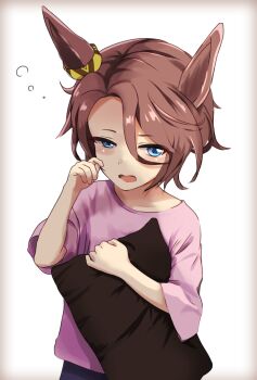 1girl adjusting_hair animal_ears blue_eyes brown_hair collarbone commentary_request d: forehead from_above hair_between_eyes half-closed_eyes highres holding holding_own_hair holding_pillow horse_ears horse_girl light_blush looking_at_viewer looking_up narita_taishin_(umamusume) open_mouth parted_hair partial_commentary pillow pink_shirt shiki_no_miko shirt short_hair short_sleeves simple_background sleepy solo squeans t-shirt umamusume upper_body waking_up wavy_mouth white_background yawning