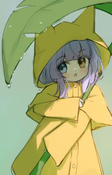 1girl absurdres blue_eyes blush brown_eyes coat commentary_request cowboy_shot electromocha grey_background hand_up heterochromia highres holding holding_leaf hood hood_up hooded_coat improvised_umbrella korean_commentary leaf long_sleeves open_mouth purple_hair raincoat sleeves_past_wrists solo stellive tenko_shibuki virtual_youtuber water_drop yellow_coat yellow_raincoat
